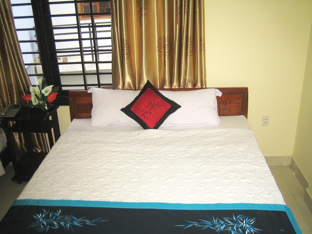 Champa Hue Hotel Room photo